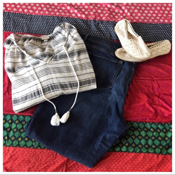 Striped Bojo Style Top - Picture 4 of 8